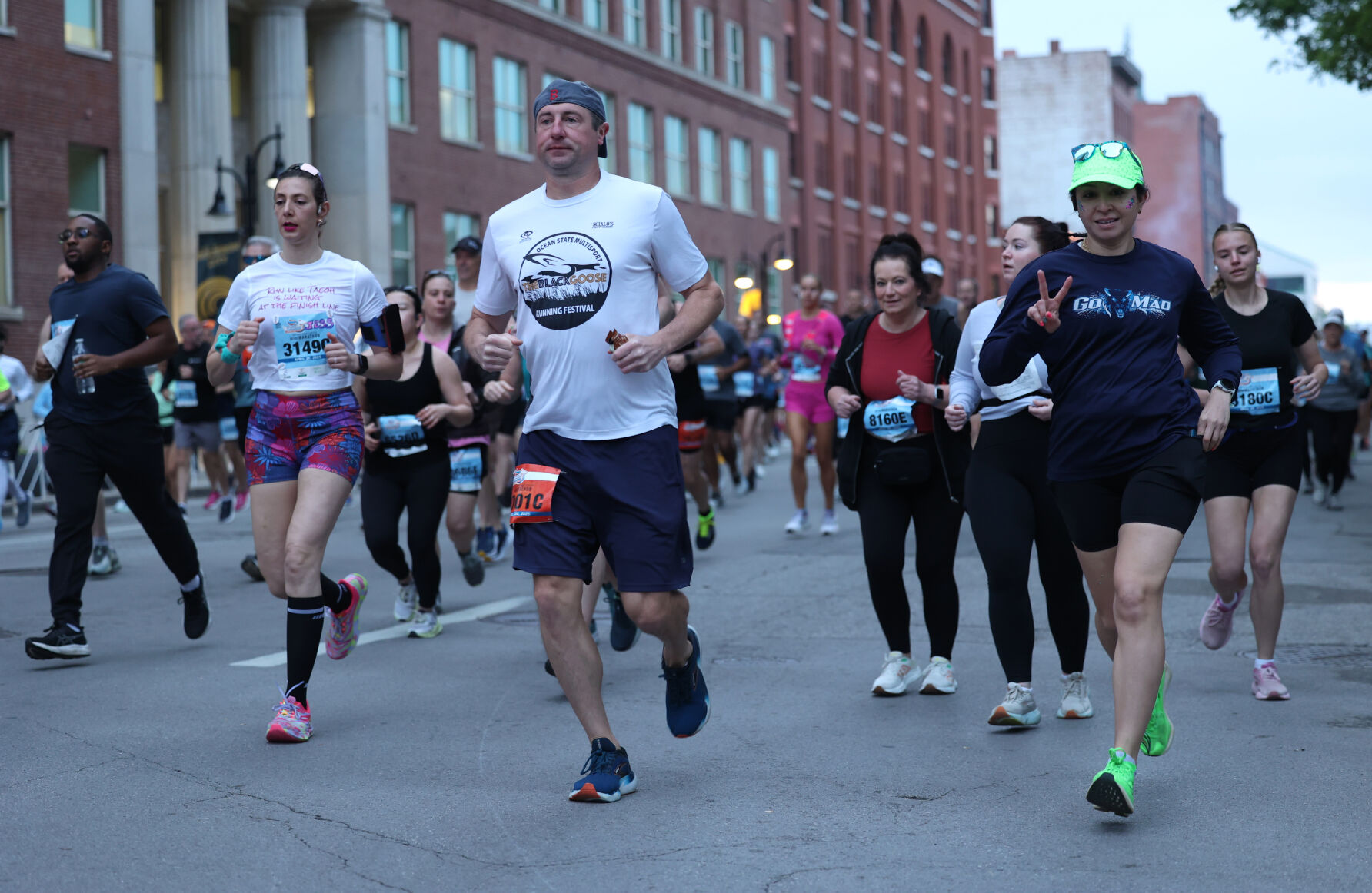 People start to run during Marathon.JPG